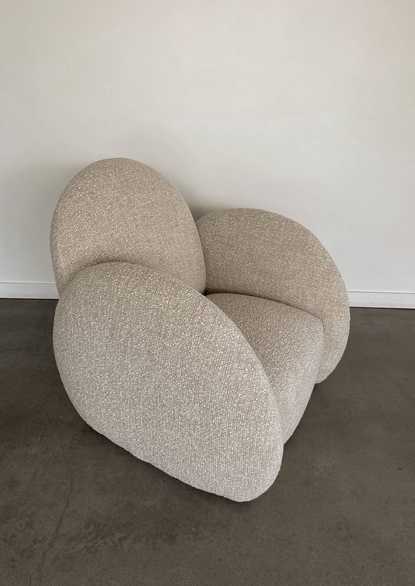 Chloe Swivel Club Chair – Lolointeriors