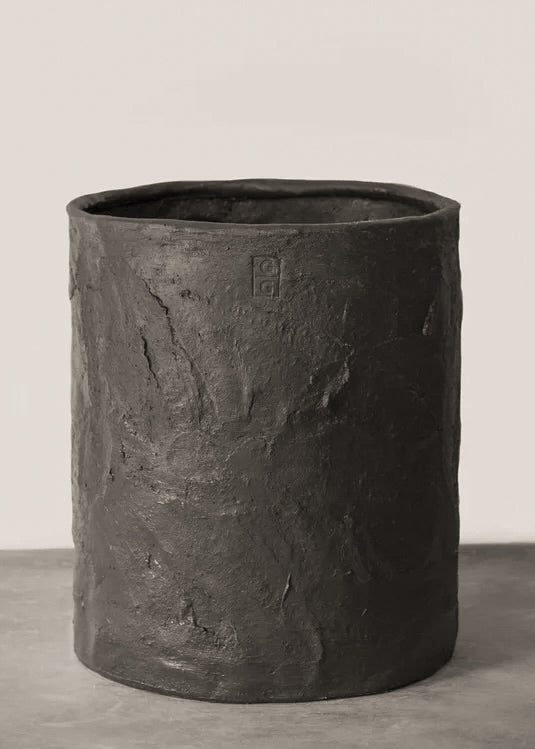 Terra Planter Natural, Black 20"Dx25.5"H