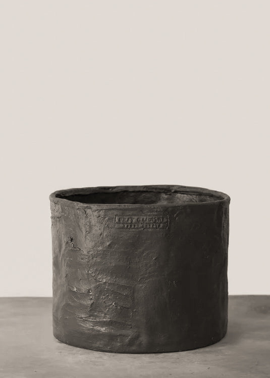 Terra Planter Natural, Black 20"Dx16"H
