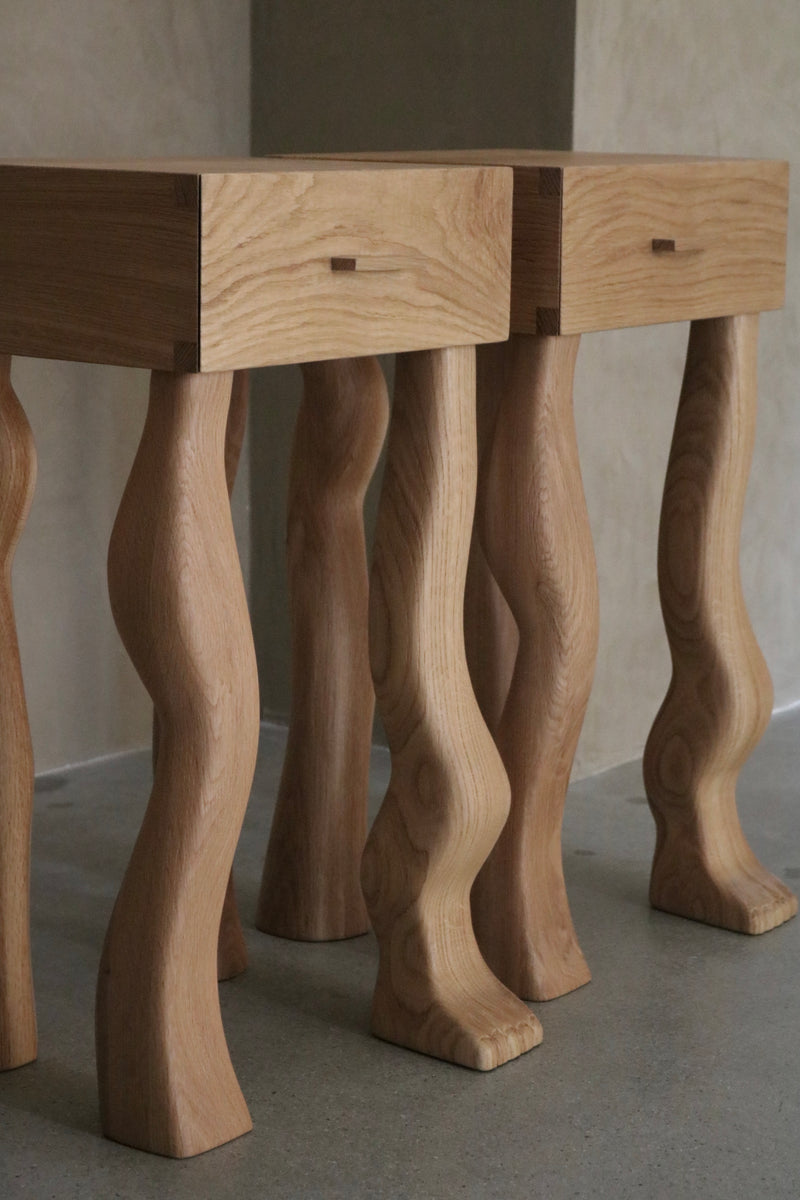 Bow-Legged Foot Tables, Solid Oak – Lolointeriors