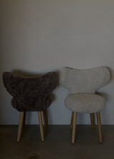 MAZO WNG Chair, Natural Oiled Oak / Sheepskin Sahara