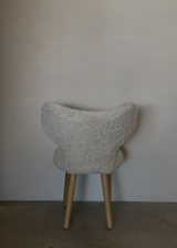 MAZO WNG Chair, Natural Oiled Oak / Sheepskin Moonlight
