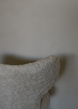 MAZO WNG Chair, Natural Oiled Oak / Sheepskin Moonlight