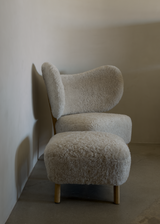 MAZO TMBO Pouf, Natural Oiled Oak / Sheepskin Moonlight