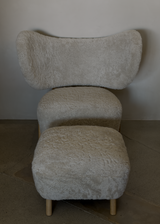 MAZO TMBO Lounge Chair, Natural Oiled Oak / Sheepskin Moonlight