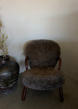 Clam Chair, Sheepskin Sahara / Walnut