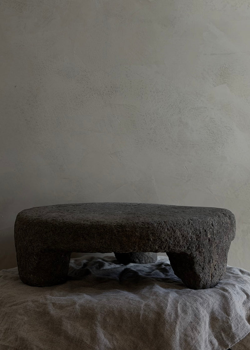 Vintage Stone Riser Small – Lolointeriors