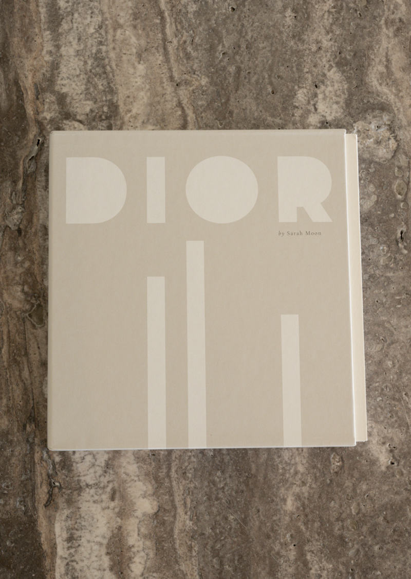【 新品 】Dior by Sarah Moon Dior by Sarah Moon – Lolointeriors