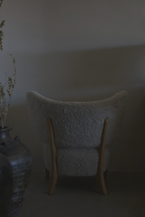 MAZO TMBO Lounge Chair, Natural Oiled Oak / Sheepskin Moonlight