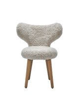 MAZO WNG Chair, Natural Oiled Oak / Sheepskin Moonlight