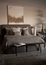 Crew Bed, Salut Stone